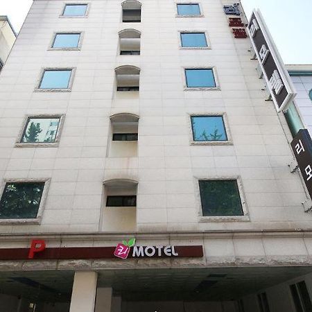 Lee Motel Йосу Екстер'єр фото