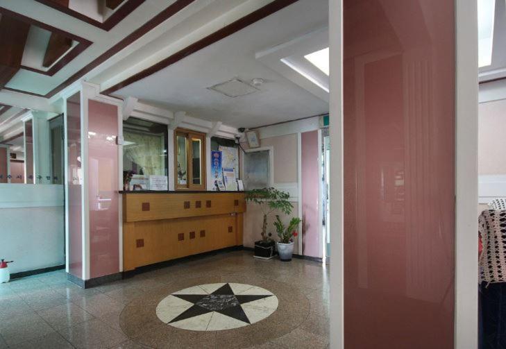 Lee Motel Йосу Екстер'єр фото